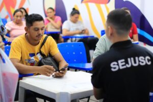 Sejusc ofertou serviços de cidadania durante “Caravana do Consumidor”, na zona leste de Manaus