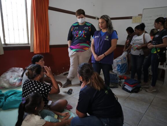 Governo do Amazonas reforça apoio às famílias afetadas pela forte chuva nas Comunidades da Sharp e Manaus 2000