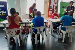 Imagem da notícia - Sejusc em parceria com a Comunidade Católica Nova Aliança realiza atividade com emissão de documentos para pessoas em situação de rua no Centro de Manaus