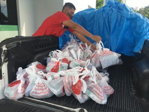 Imagem da notícia - Governo do Amazonas, por meio da Sejusc, doa 1.093 kits de higiene para idosos da FUnATI