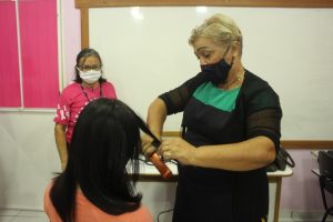 Imagem da notícia - Adolescentes do Centro Socioeducativo de Internação Feminina recebem palestra e cursos na programação do ‘Outubro Rosa’