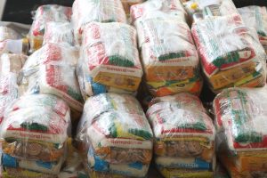 Imagem da notícia - Supermercados doam 200 cestas básicas para pessoas em situação de vulnerabilidade social atendidas pela Sejusc