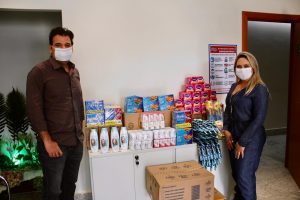 Imagem da notícia - Rede de supermercado doa 150 kits de higiene para a Sejusc, destinados à população em situação de rua