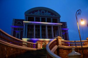 Imagem da notícia - Ação da Sejusc ilumina o Teatro Amazonas em homenagem ao Dia Internacional da Síndrome de Down