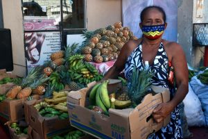 Imagem da notícia - Ação do Governo do Amazonas doa frutas a grupos de pessoas em vulnerabilidade social