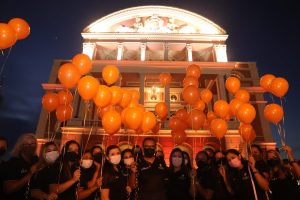 Imagem da notícia - Teatro Amazonas é iluminado em alusão à campanha ‘16 Dias de Ativismo pelo Fim da Violência Contra as Mulheres’