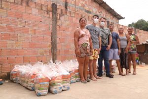 Imagem da notícia - Governo do Amazonas entrega 100 cestas básicas para Associação Orquídeas LGBT do Amazonas