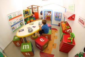 Imagem da notícia - Lei estadual proíbe permanência de adultos em espaços destinados ao público infantil