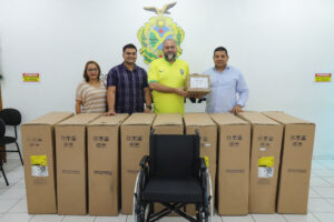 Imagem da notícia - Governo do Estado realiza entrega de RGs e cadeiras de rodas ao município de Tapauá