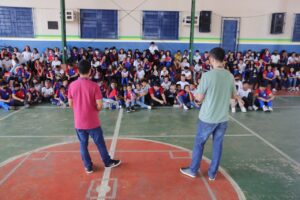 Imagem da notícia - Setembro Amarelo: alunos da rede pública de ensino participam de palestra sobre prevenção ao suicídio