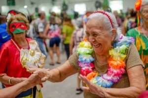 Imagem da notícia - Alegria e diversão marcam o 1º grito de Carnaval de pessoas idosas assistidas pela Sejusc