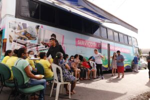 Imagem da notícia - Ônibus do Idoso: Governo do Estado inicia temporada de 2023 com público de 200 pessoas na zona sul de Manaus
