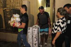 Imagem da notícia - Governo do Amazonas começa a pagar auxílio-moradia a desabrigados por chuva na Manaus 2000