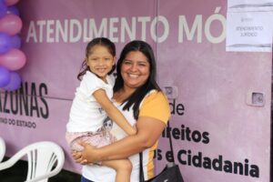 Imagem da notícia - Ônibus da Mulher: atendimentos psicossociais e de cidadania são realizados em comunidade de Iranduba
