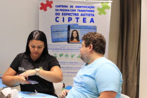 Imagem da notícia - Sejusc agenda emissão de Carteira de Identificação da Pessoa com Transtorno do Espectro Autista em shopping de Manaus