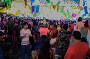 Imagem da notícia - Pessoas com Deficiência (PCDs) vivenciam o Festival de Cirandas de Manacapuru em espaço inclusivo na arquibancada do Cirandódromo