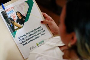 Imagem da notícia - Governo do Amazonas lança Guia de Orientação para Criação e Implementação de Políticas para Mulheres nos municípios