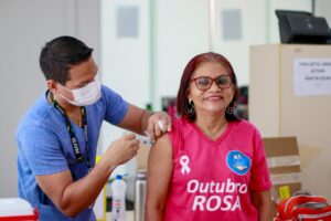 Imagem da notícia - ‘Movimento Rosa e Azul’: Sejusc reúne mais de 500 idosos em manhã de cuidados com a saúde e bem-estar 