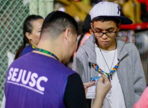 Imagem da notícia - Carnaval na Floresta: desfile das Escolas de Samba de Manaus tem ações para prevenir violações de direitos humanos 