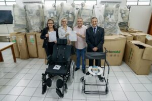 Imagem da notícia - Governo do Amazonas entrega 59 cadeiras de rodas e de banho para Prefeitura de Pauini