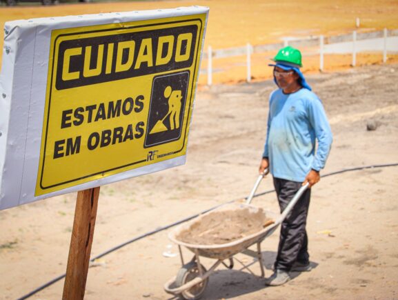 Governo do Amazonas realiza visita técnica em canteiro de obras da Casa da Mulher Brasileira