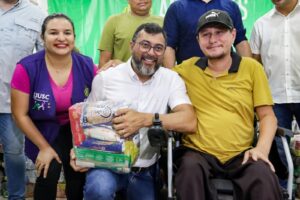 Imagem da notícia - Governo do Amazonas reforça assistência a PcD, idosos e trabalhadores rurais com entrega de 750 cestas de alimentos em  Manacapuru