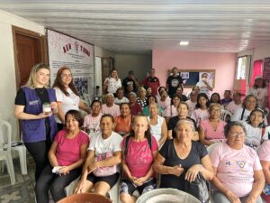 Imagem da notícia - Idosos do projeto EnvelheSer 60+ participam de oficina de produtos de limpeza