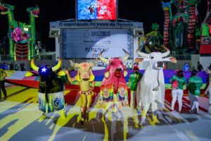 Imagem da notícia - Festival de Parintins: Sejusc e ACNUR levam bois Boiola e Rasgadinho para o Bumbódromo no Dia do Orgulho LGBTQIAPN+