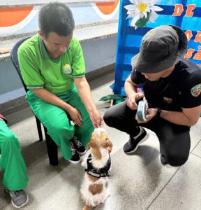 Imagem da notícia - Setembro Verde: Sejusc leva crianças com deficiência para conhecerem companhia de cães da Polícia Militar