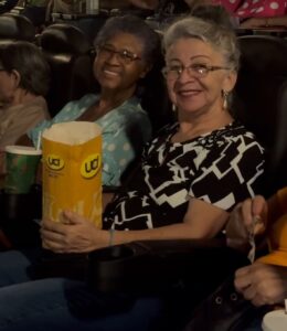 Imagem da notícia - Agosto Lilás: Sejusc e UGPE levam mulheres em vulnerabilidade social ao cinema para tarde cultural