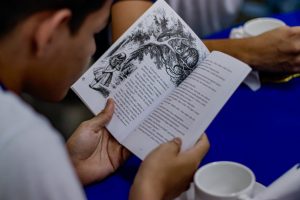 Imagem da notícia - ‘Café Literário’: Sejusc promove evento que aproxima socioeducandos  das artes, no Raimundo Parente