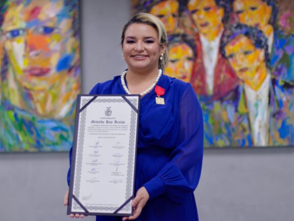 Secretária de Justiça, Direitos Humanos e Cidadania, Jussara Pedrosa, é condecorada com medalha Ruy Araújo, da ALE-AM