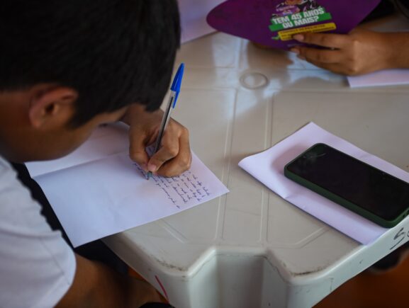 Dia dos Avós: Sejusc realiza atividade alusiva à data com estudantes da escola André Vidal