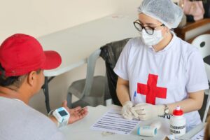 Imagem da notícia - Baile do Encanto: Sejusc promove dia de cuidados e ceia natalina para pessoas em situação de rua e vulnerabilidade social