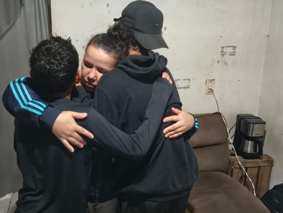 Reencontro familiar: Sejusc acompanha adolescentes em retorno para cidade de origem