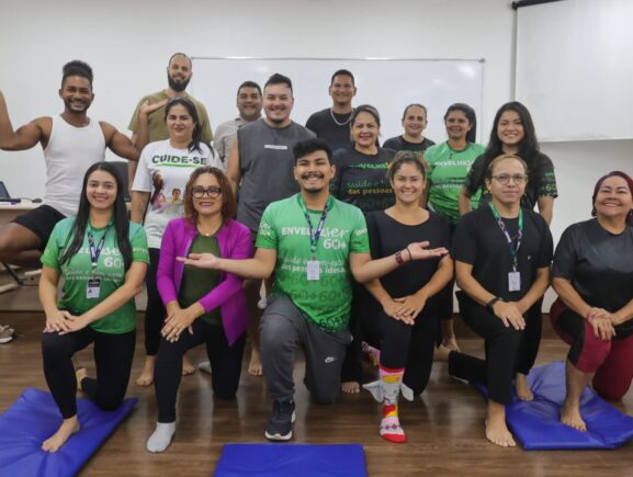 Profissionais do Programa EnvelheSer 60+ recebem capacitação em hidroginástica e pilates pela Sejusc